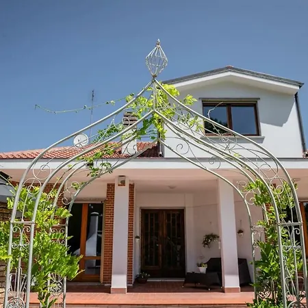 Sequoia Villa Leini