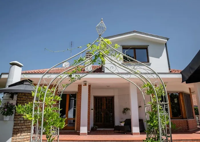 Sequoia Villa Leini